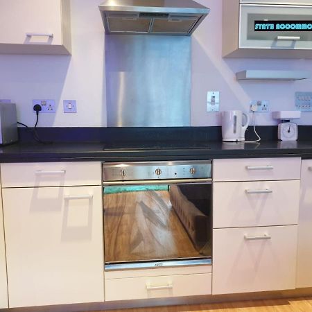 80S Retro 1Bed Studio Serviced Apartment Canary Wharf Perfect For Solo & Couple Travellers London Exterior foto