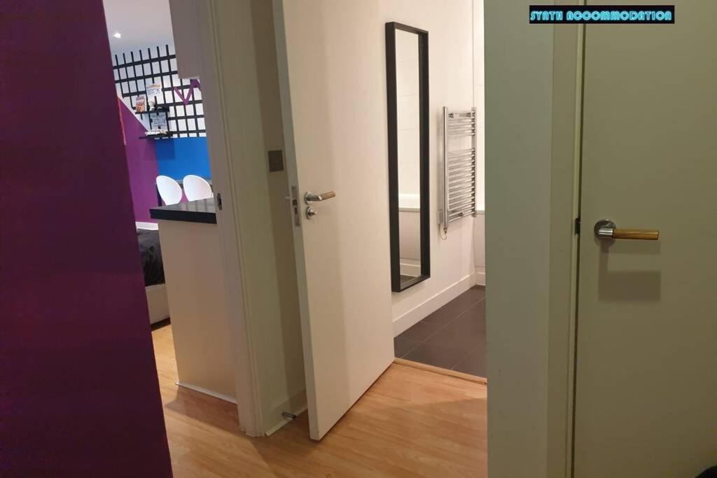 80S Retro 1Bed Studio Serviced Apartment Canary Wharf Perfect For Solo & Couple Travellers London Exterior foto