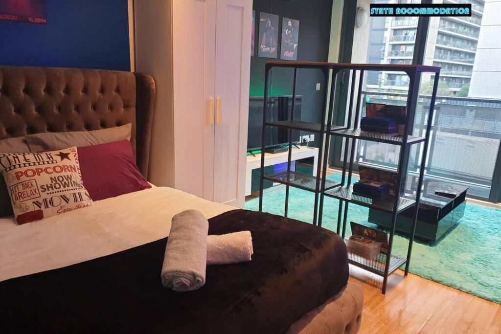 80S Retro 1Bed Studio Serviced Apartment Canary Wharf Perfect For Solo & Couple Travellers London Exterior foto
