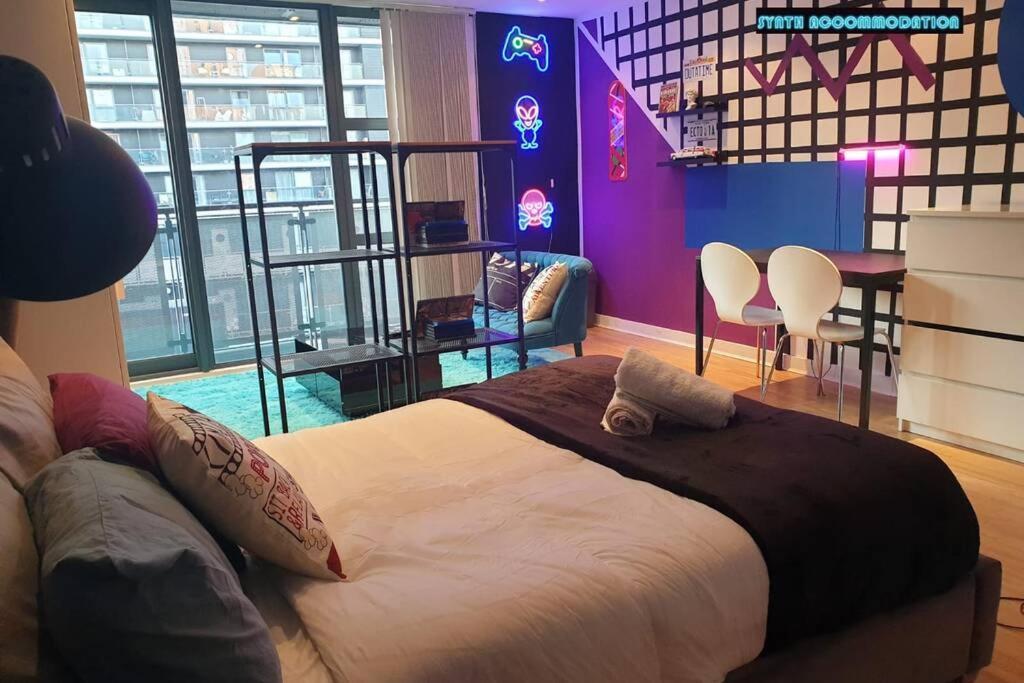 80S Retro 1Bed Studio Serviced Apartment Canary Wharf Perfect For Solo & Couple Travellers London Exterior foto